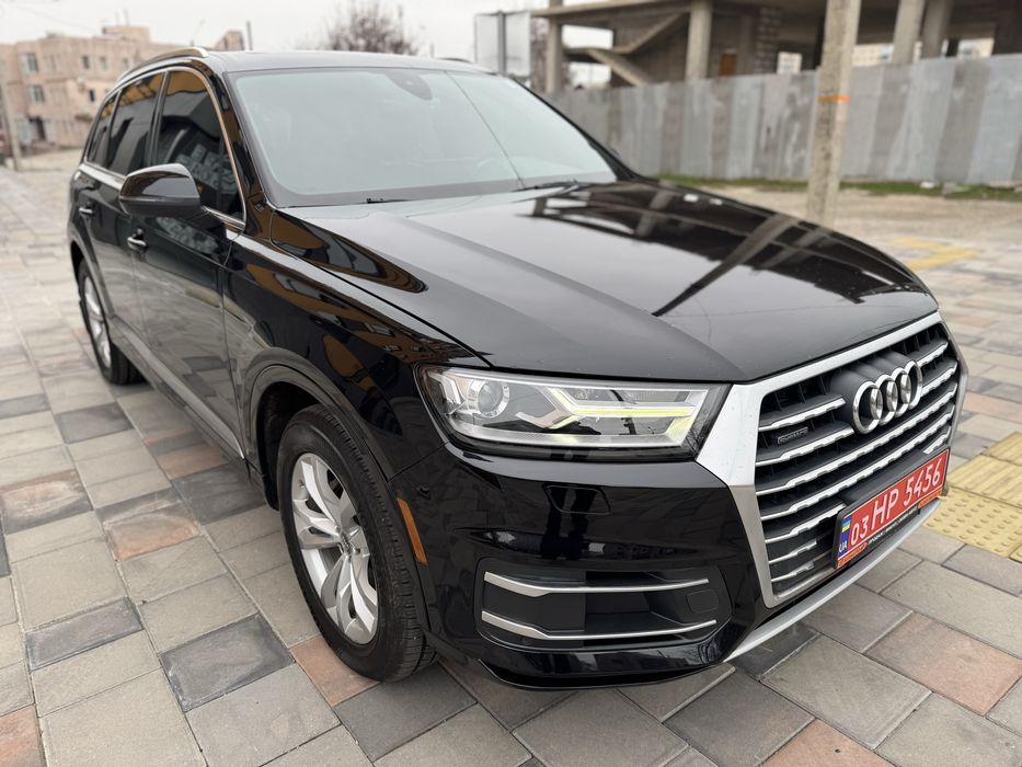 Продам Audi Q7 7 мест