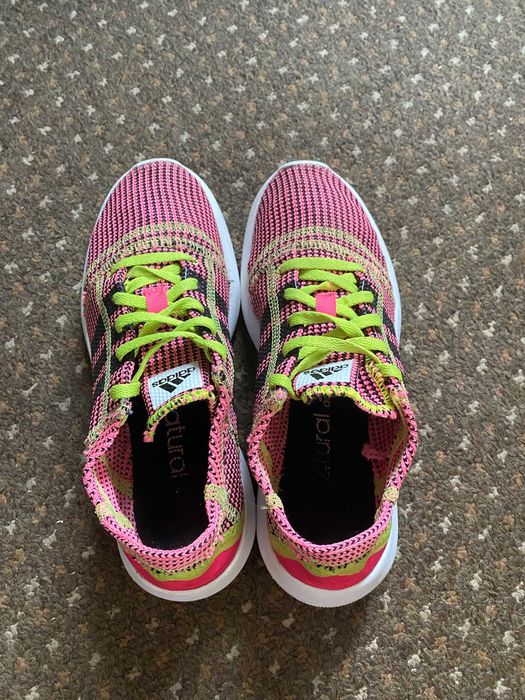 кросівки    Adidas