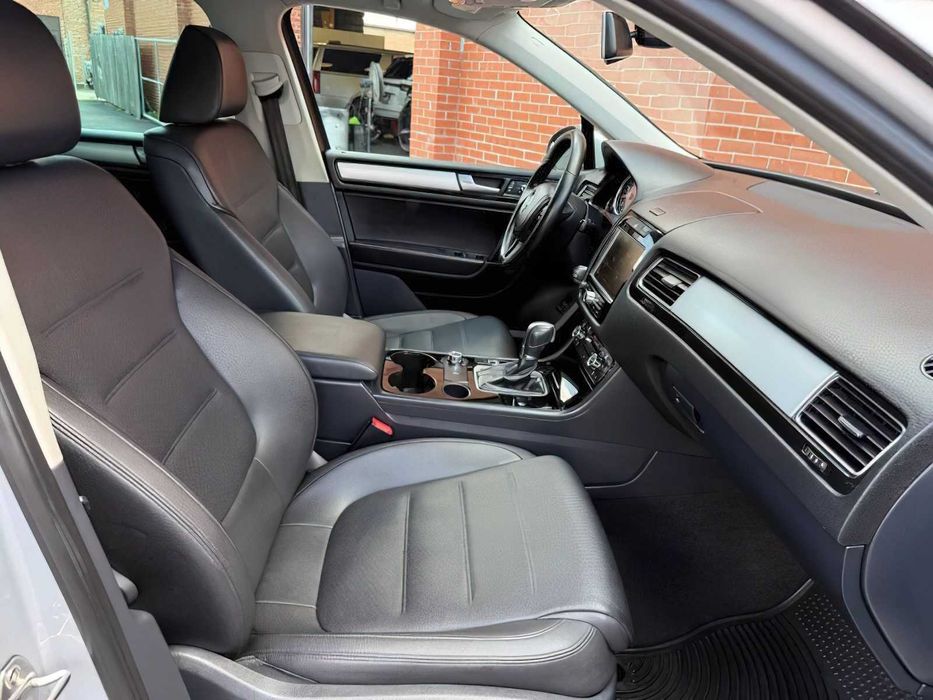 Volkswagen Touareg      2013