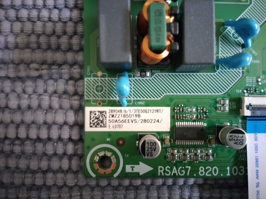 HISENSE - Mainboard: RSAG7.820.10316/ROH