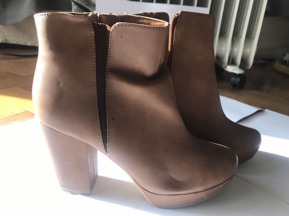 Botas cabedal castanho