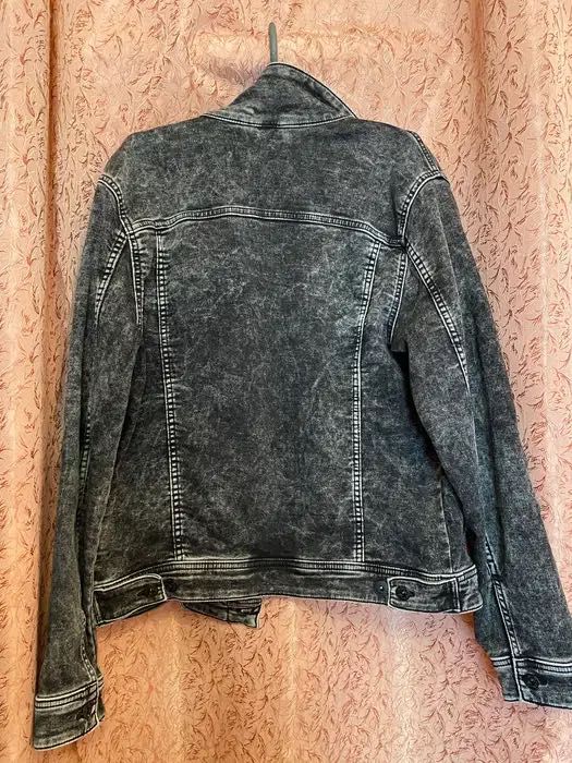 Джинсова куртка від clockhouse