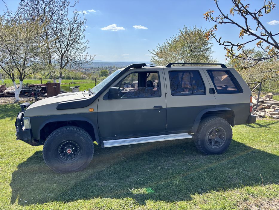 Nissan terano 1 2.7