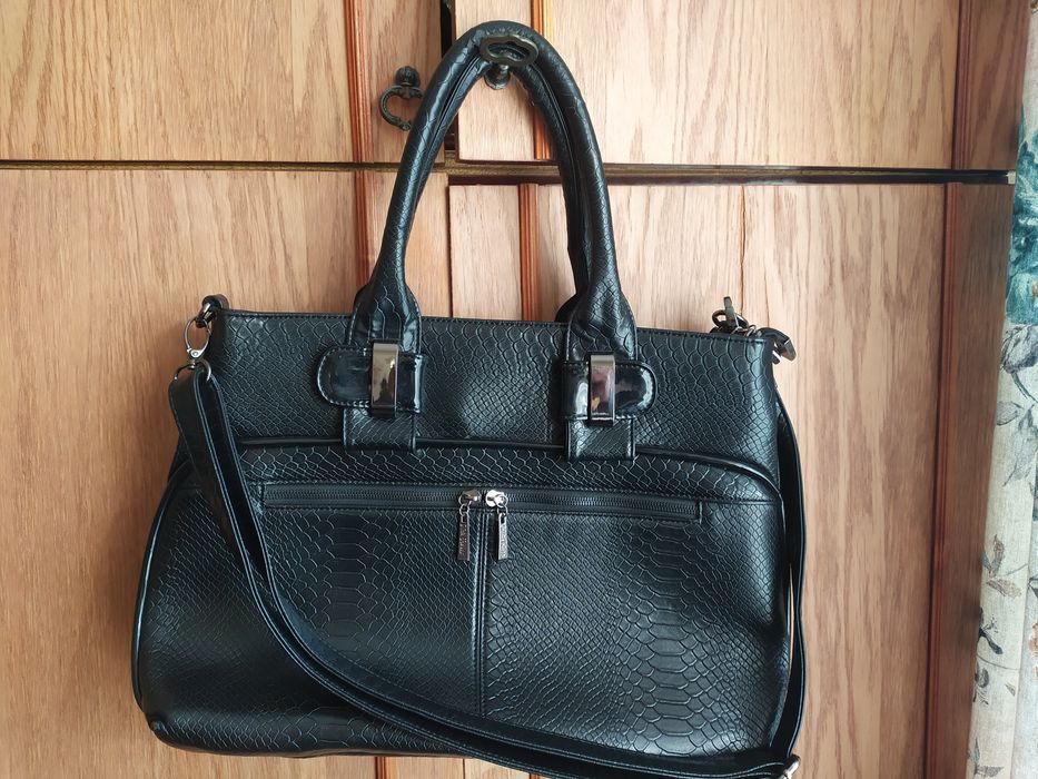 Продається жіноча сумка-портфель