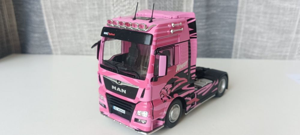 Camião MAN escala 1/43