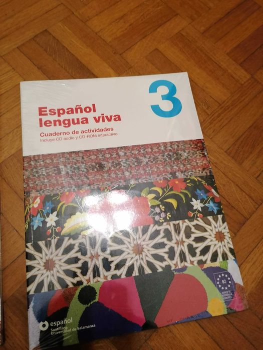 Livro caderno de atividades - manual de Espanhol, Santillana