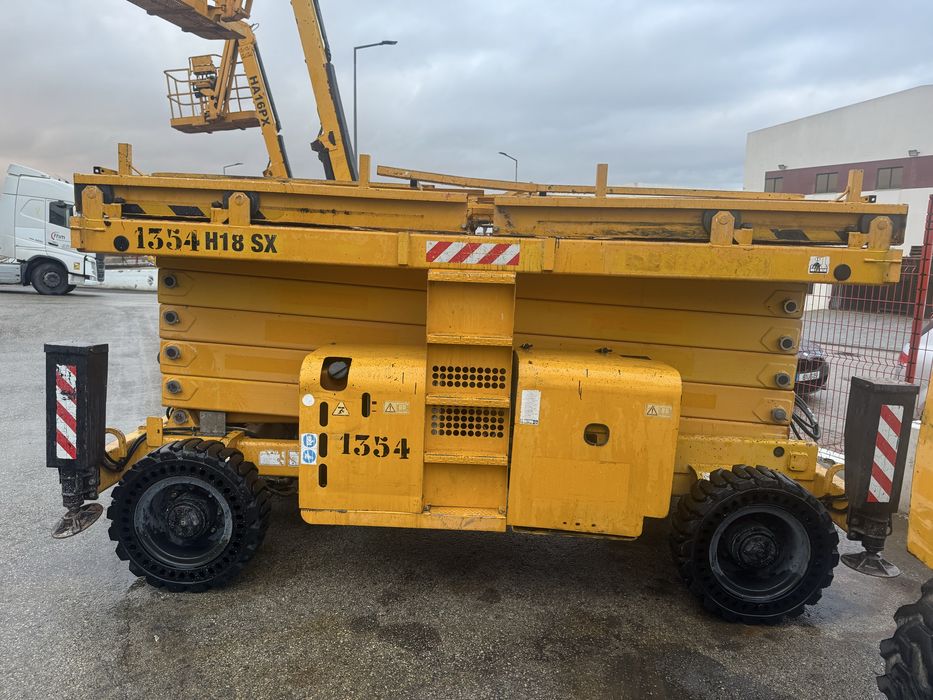 Plataforma elevatória Tesoura Diesel 18mt (Usada)