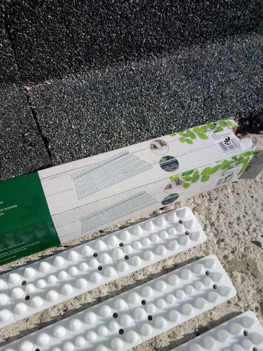 Plastikowe kolce przeciw ptakom