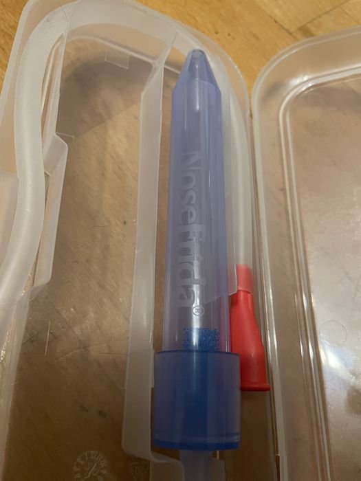 Aspirator frida na katar u dziecka