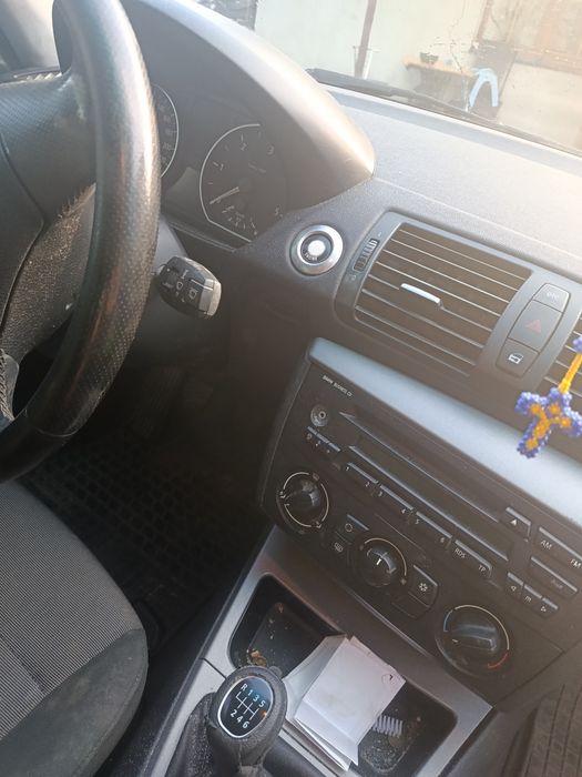 BMW seria E 87 czarny 5drzwi