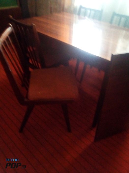 Стіл письмовий в гарному стані