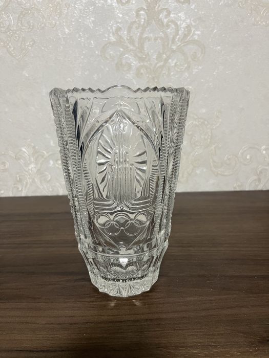 Ваза хрустальная с символикой олимпиады80