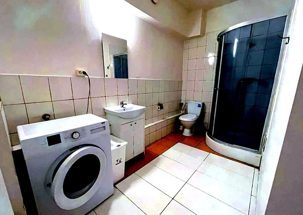 Хостел для переселенців біля кожного метро. ЗРУЧНО!