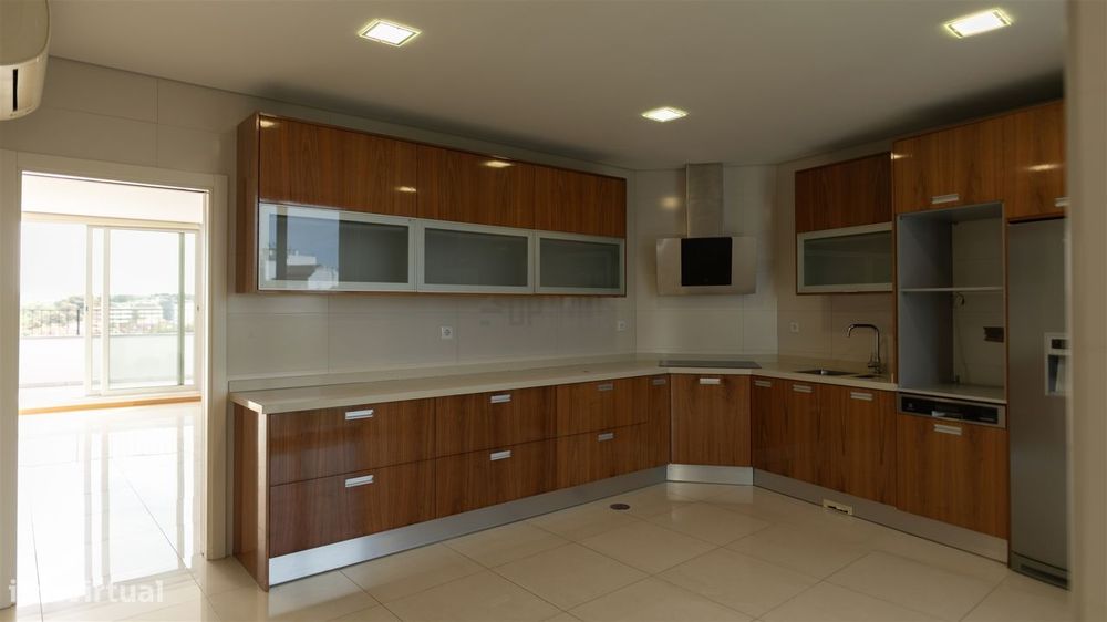 Apartamento T4 no centro de Viseu – Último Piso com Terraço, Vista Pan