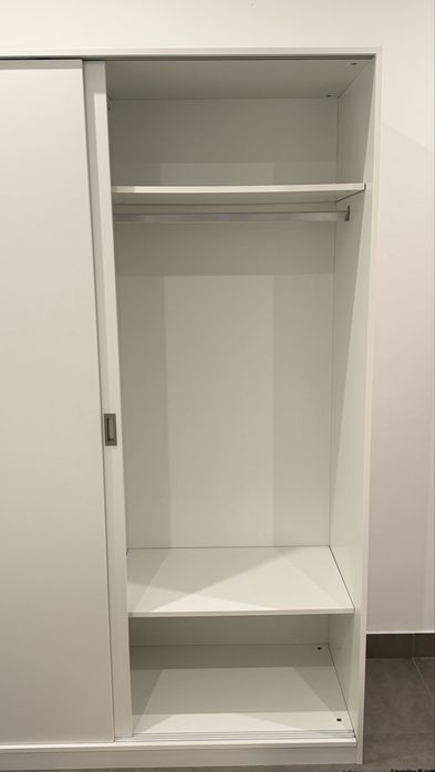 Roupeiro 2 portas de correr ( novo - 1 mês de uso ) PREÇO PARA VENDER HOJE