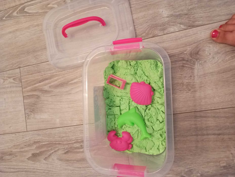 Piasek kinetyczny z foremkami