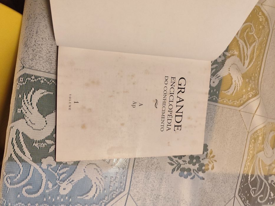 Coleção " A Grande Enciclopédia do conhecimento"