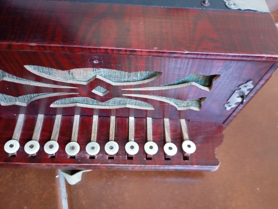 Harmonio concertina