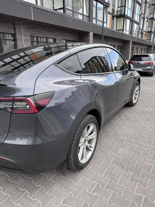Tesla Model Y 2021 VIN LRWYGCEK0MC063496 фото оголошення 6 з 18