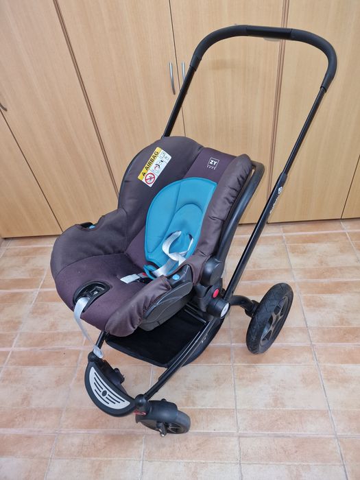 Carro bebe com 2 cadeiras