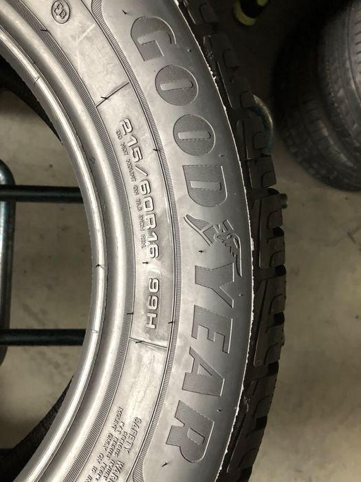 Шини 215/60/16-4 шт Goodyear Ultra Grip
