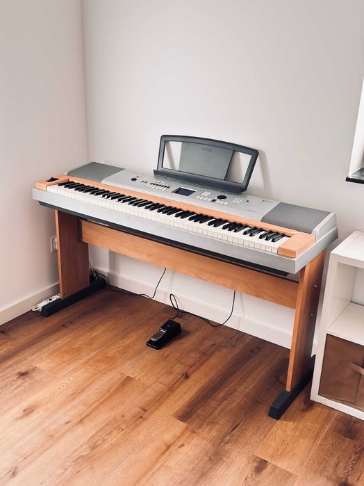 pianino cyfrowe YAMAHA Portable Grand DGX-630