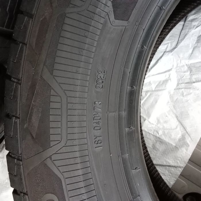Opony letnie dostawcze 235/65R16C Continental Vanco Contact Eco
