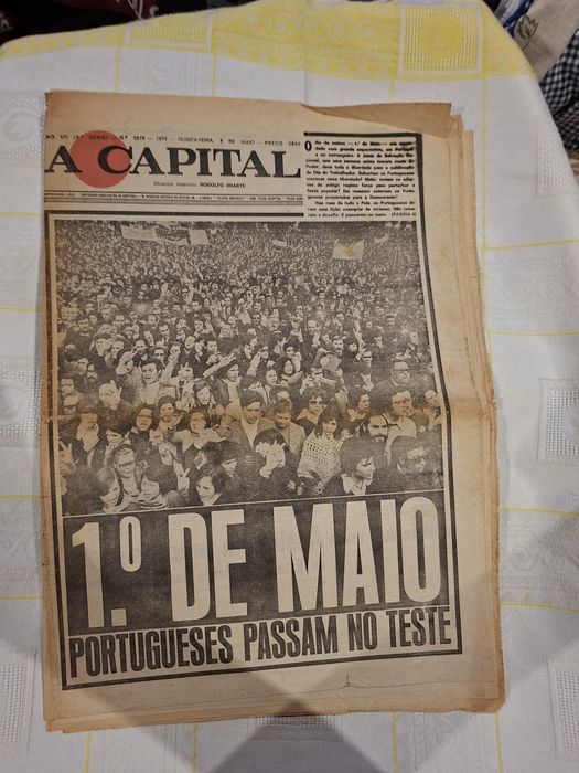 Jornais 26 abril e 5 maio 1974