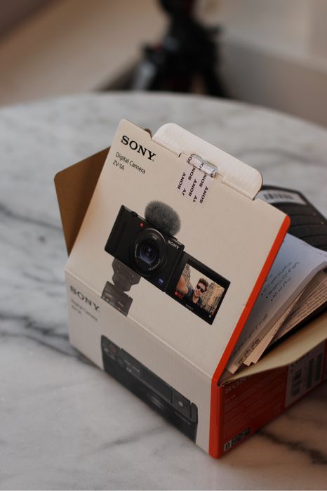Sony ZV-1A – jak nowy, użyty raz, komplet pudełkowy + futerko
