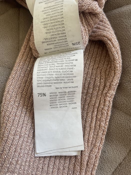 Bladoróżowy połyskujący golf Sinsay S