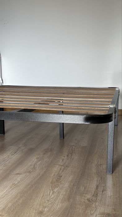 Estrado Cama de Casal 140x190 com Estrutura Metálica e Ripas