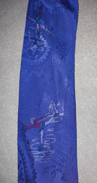 Krawat Hugo Boss - łyżwiarstwo figurowe