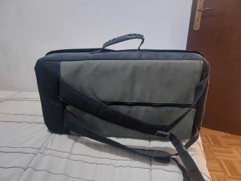 Trompete Stagg 77B + estante para partituras