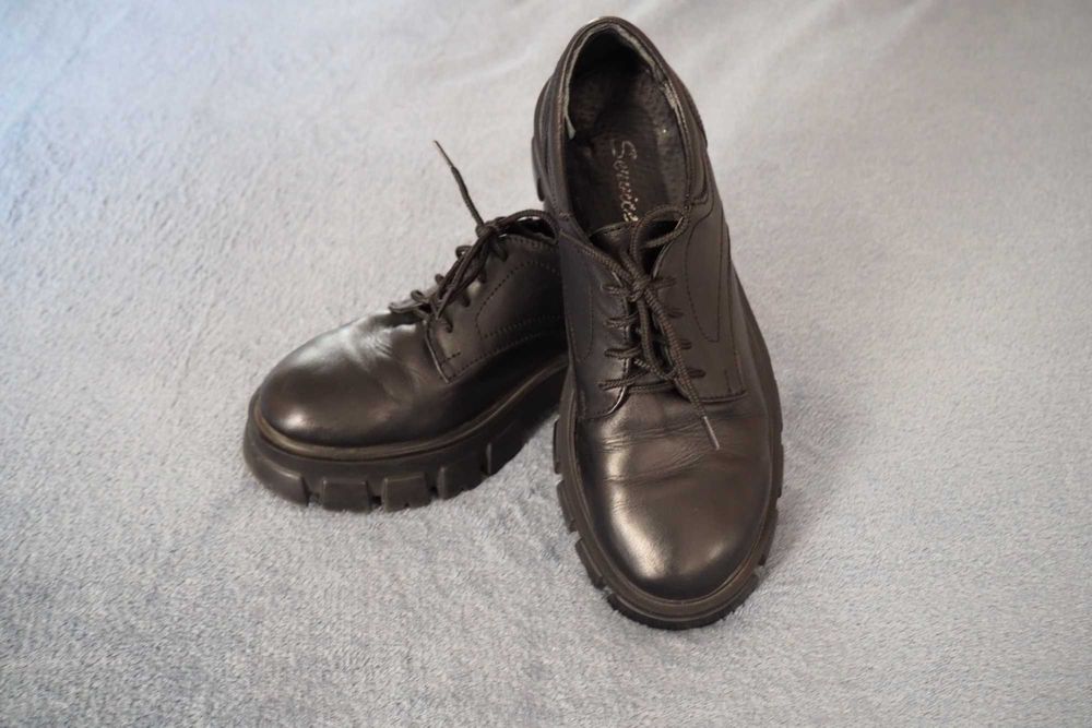 Жіночі оксфорди 36 розміру (23,5 см)