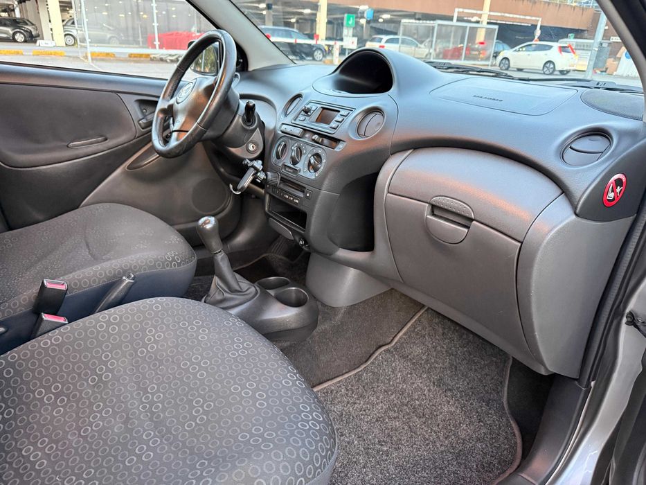 Toyota Yaris 1.0 VVT-i 2004 | 163.868 km | AC | 5 Portas