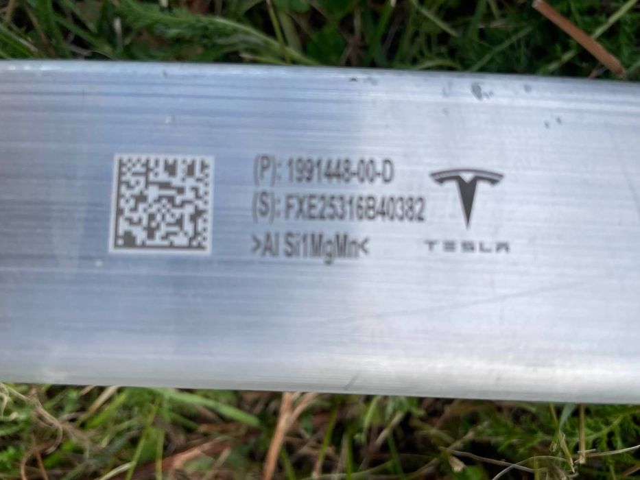 Підсилювач на Tesla model Y Juniper