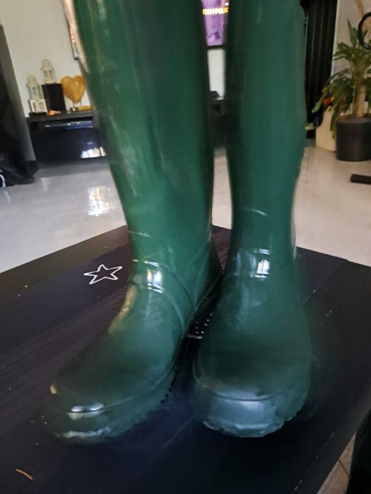 Kalosze jeździeckie. Prace przy koniach40