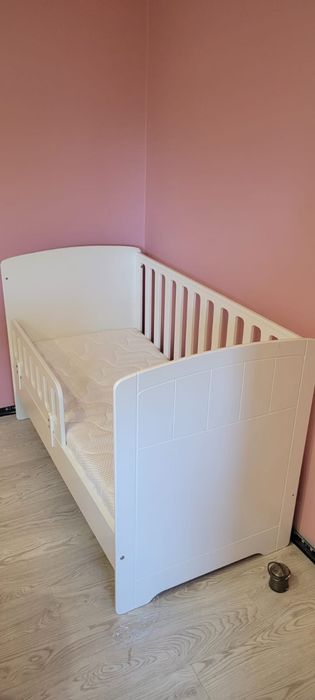 Łóżeczko/ łóżko drewnianw