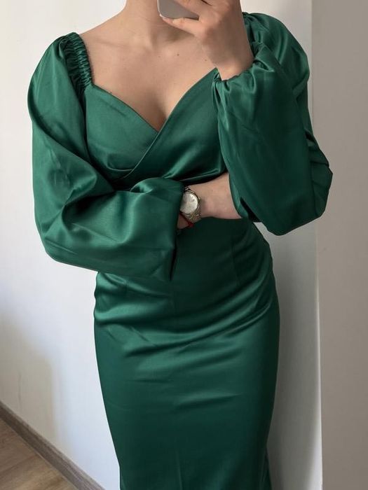 Розкішна атласна сукня міді розмір S