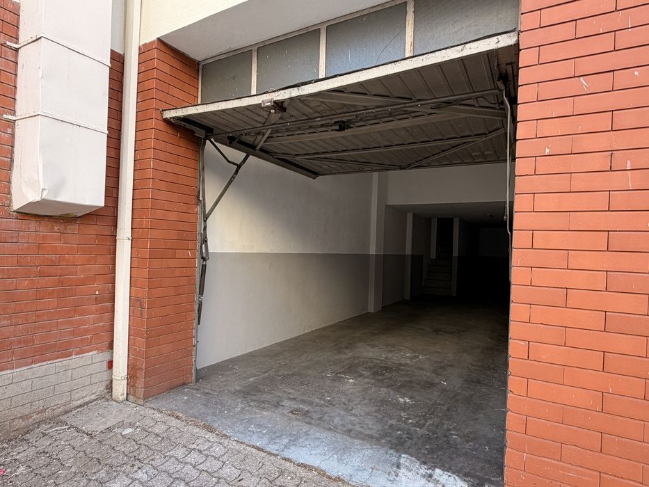 Garagem ampla 47,5 m² com mezanino | Pequeno armazém