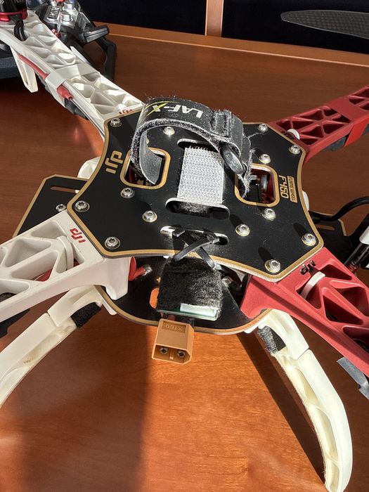 Drone dji F450 com motores Racestar BR 2312