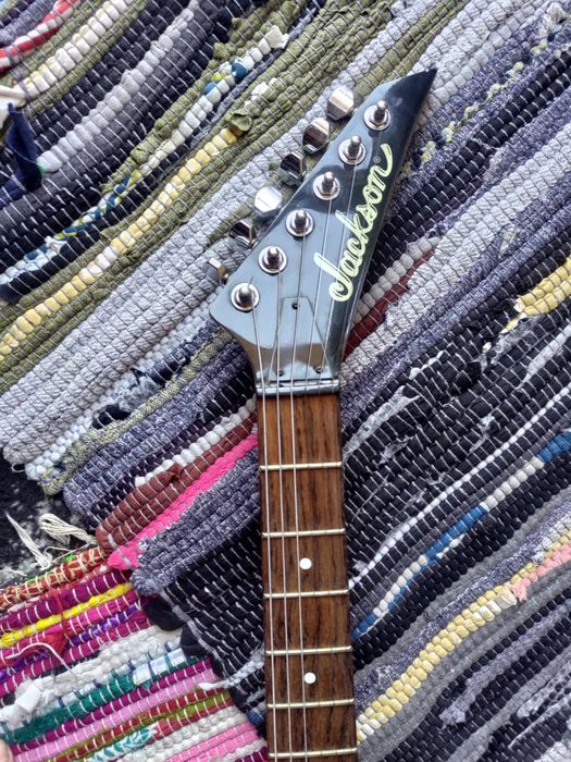 Gitara Elektryczna superstrat Jackson JS20 Dinky Czarna Black + futerał