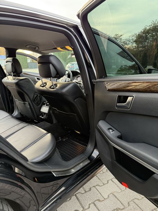 Продам своє авто Mersedes E w212