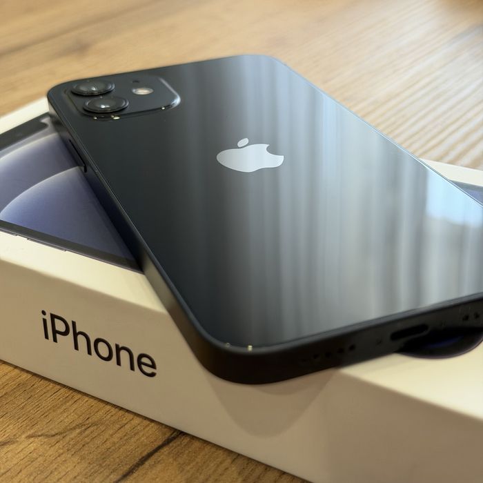 iPhone 12 128GB czarny + akcesoria