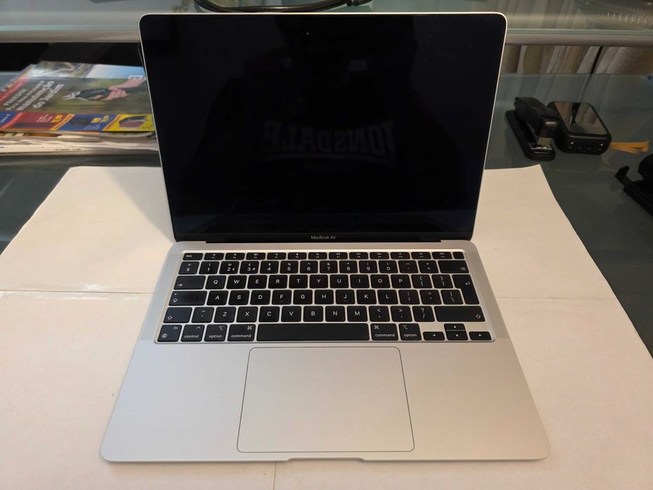 Computador MacBook Air 13" M1 2020 Ecrã Retina Apple