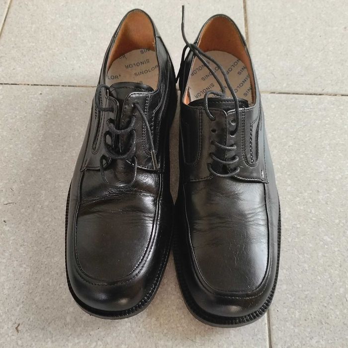 Traje académico, casaco, calças, gravata, colete e sapatos por estrear