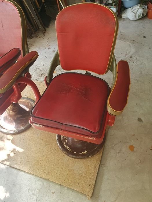 Retro krzesła fryzjerskie