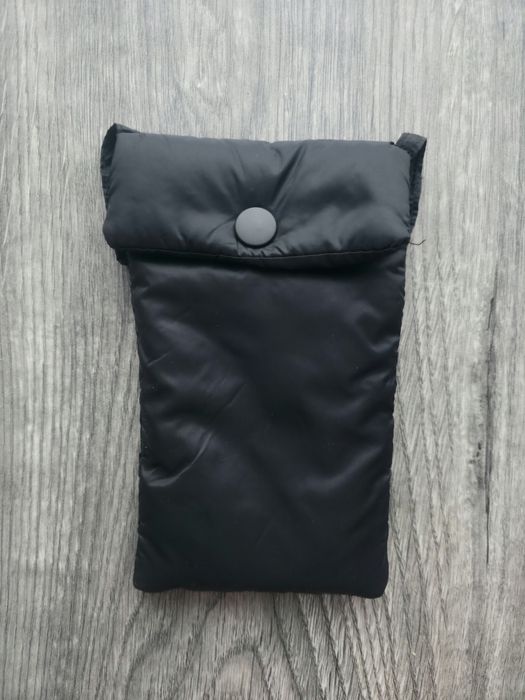 Czarna saszetka etui pokrowiec 10x17cm  na telefon do paska