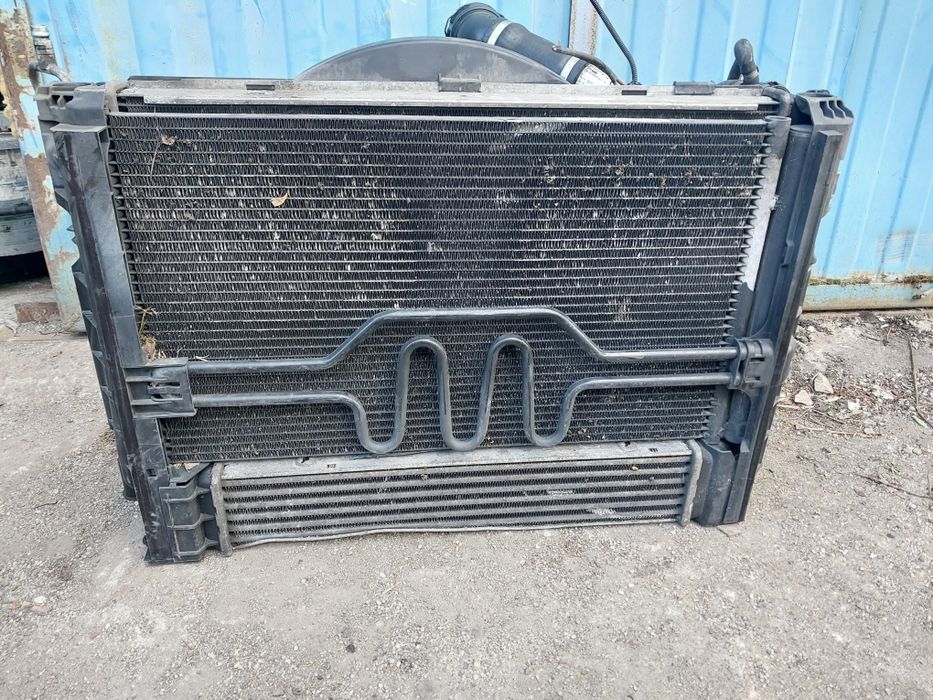 Komplet chłodnic chłodnica bmw e 90 e 91 320 d diesel 2.0  intercooler wentylator