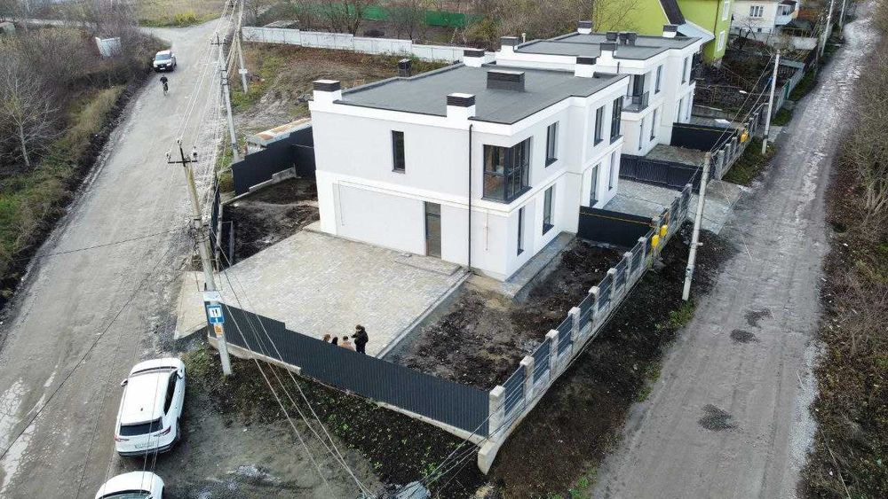 Продам котедж в місті